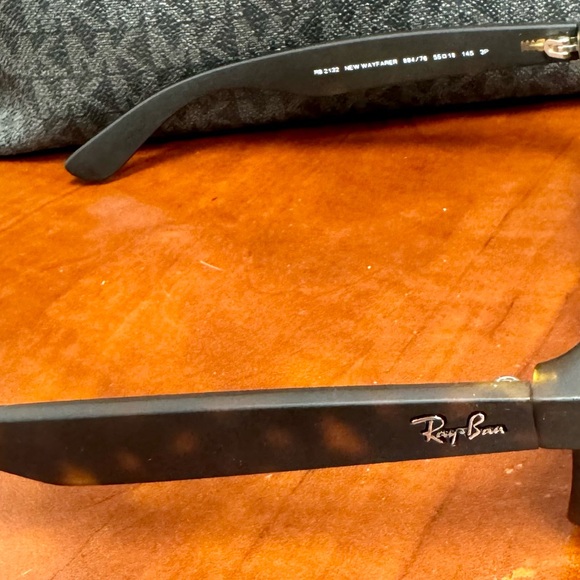 Brand New Polarized Rayban Wayfarers, mint condition. - Picture 5 of 6